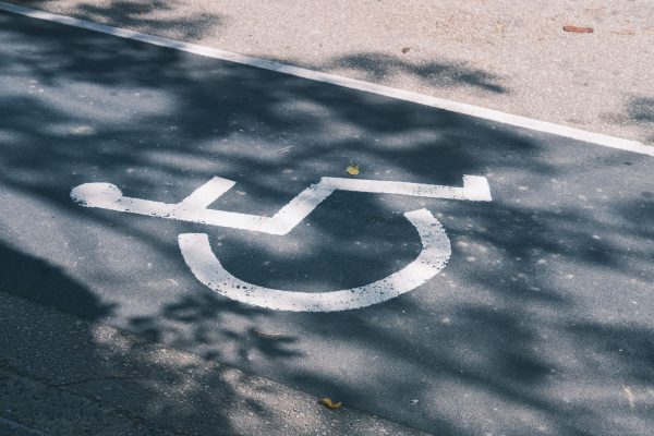 Zdjęcie do artykułu: Dostępność transportu publicznego dla osób z niepełnosprawnościami